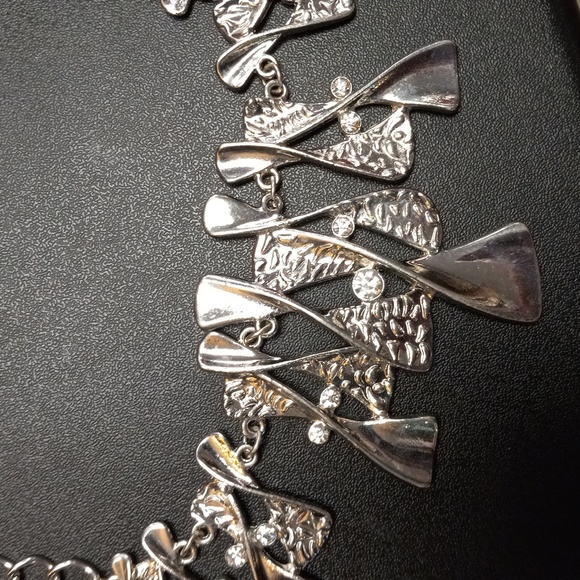 Paparazzi Neclace and Earrings - Picture 3 of 8